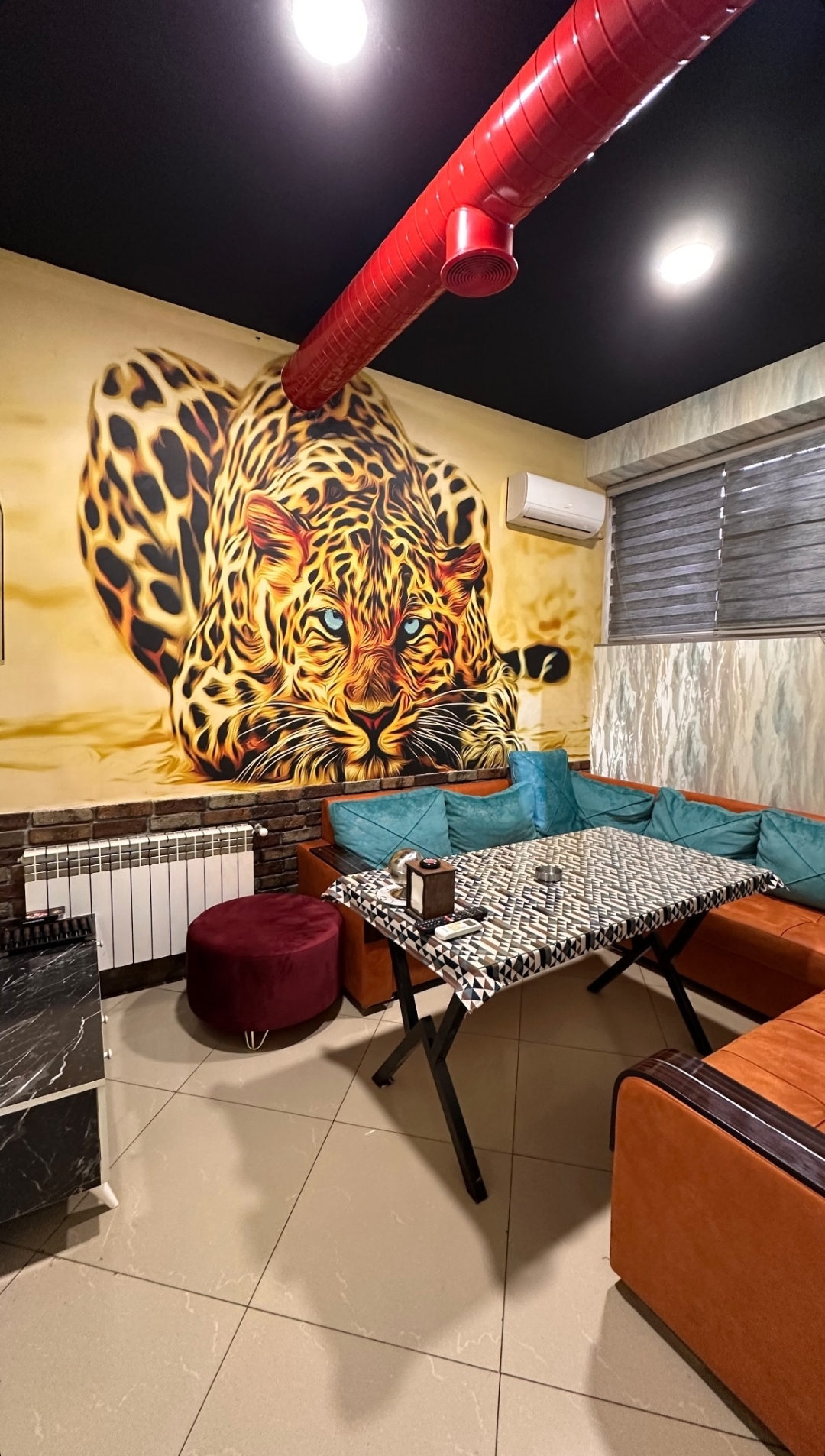 041 lounge — Daxili