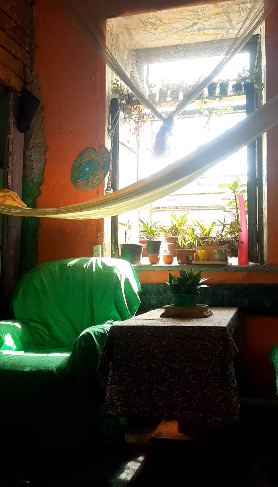Emalatkhana Art Space & Cafe — Daxili
