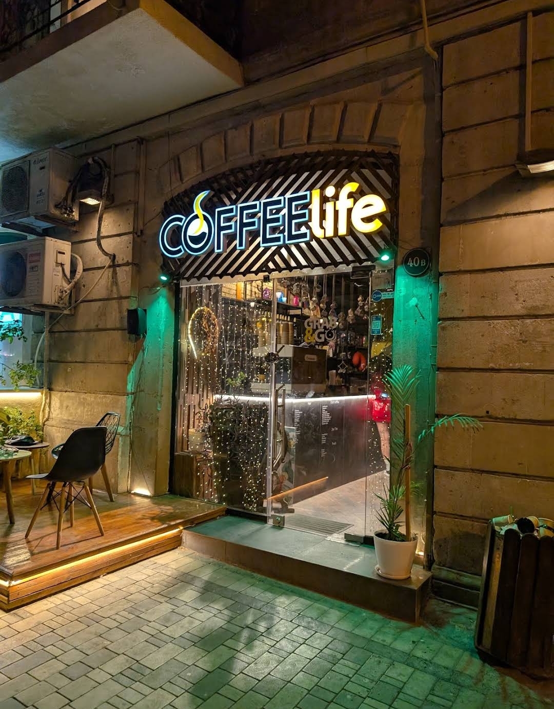 Coffee Life (Bülbül) — Xarici görünüş