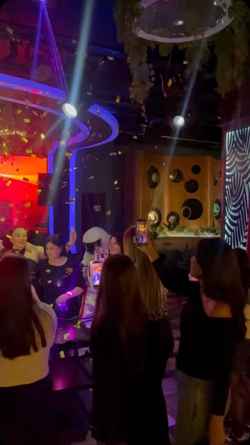 Şur Musiqi Klubu — Daxili