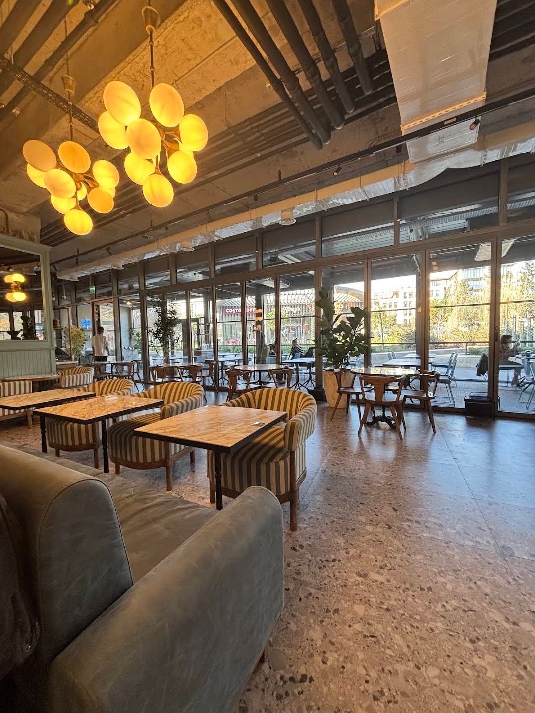 Milk Bar Baku — Daxili