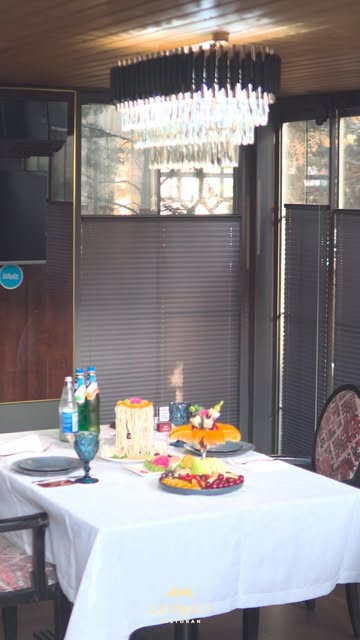 Çeşməli restoran — Daxili